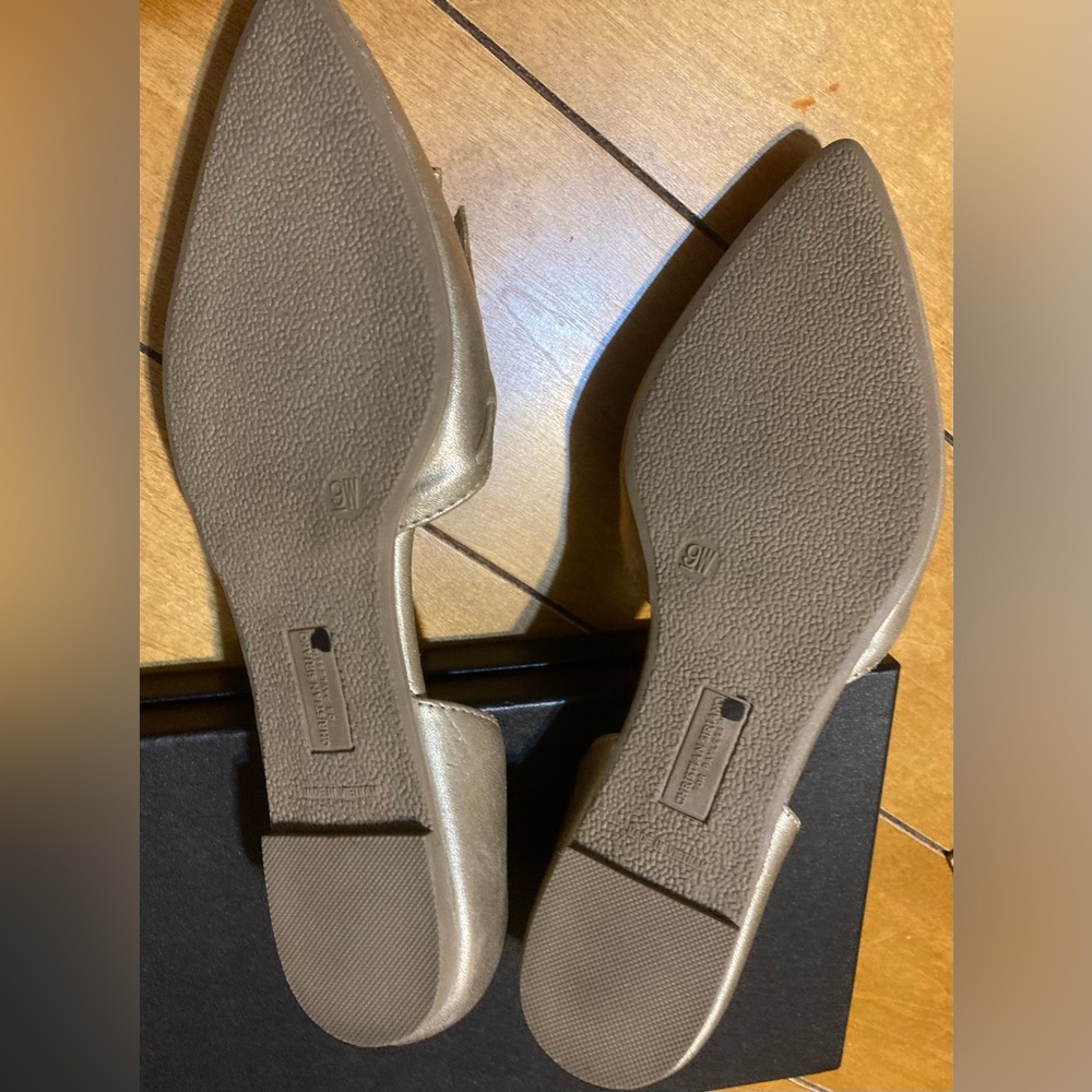 Ladies Size 9W Christian Siriano Flats - Picture 4 of 10